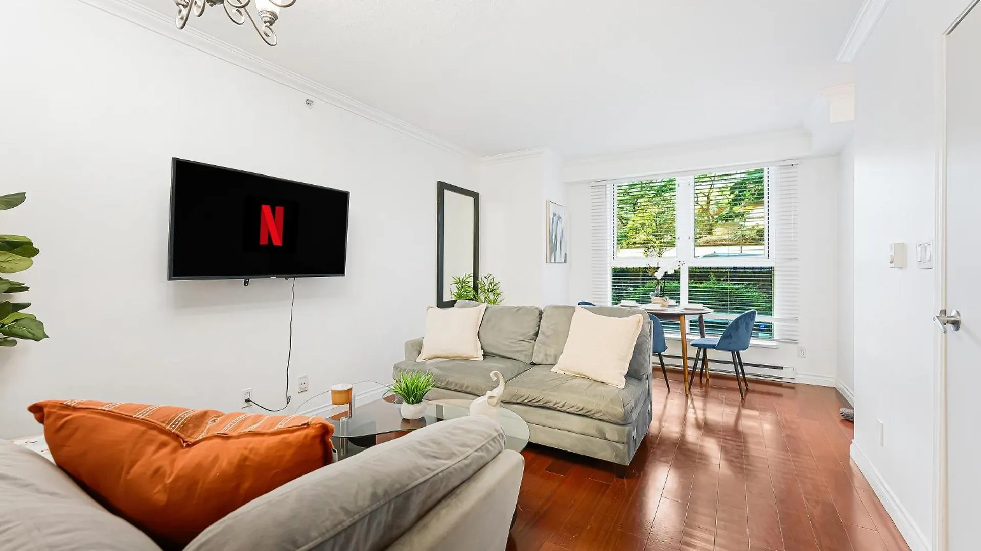 Coal Harbour Gem Stunning 2 Bedroom Townhouse With Ocean Views バンクーバー 0*,  カナダ